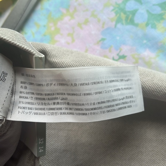 NWT Abercrombie & Fitch | Mid Rise Long & Loose Denim Shorts Tan Plus Size 32/14 - Picture 7 of 10